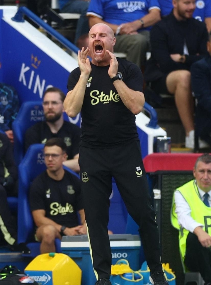 关于埃弗顿遭遇惨败，新帅需要寻找突破的信息