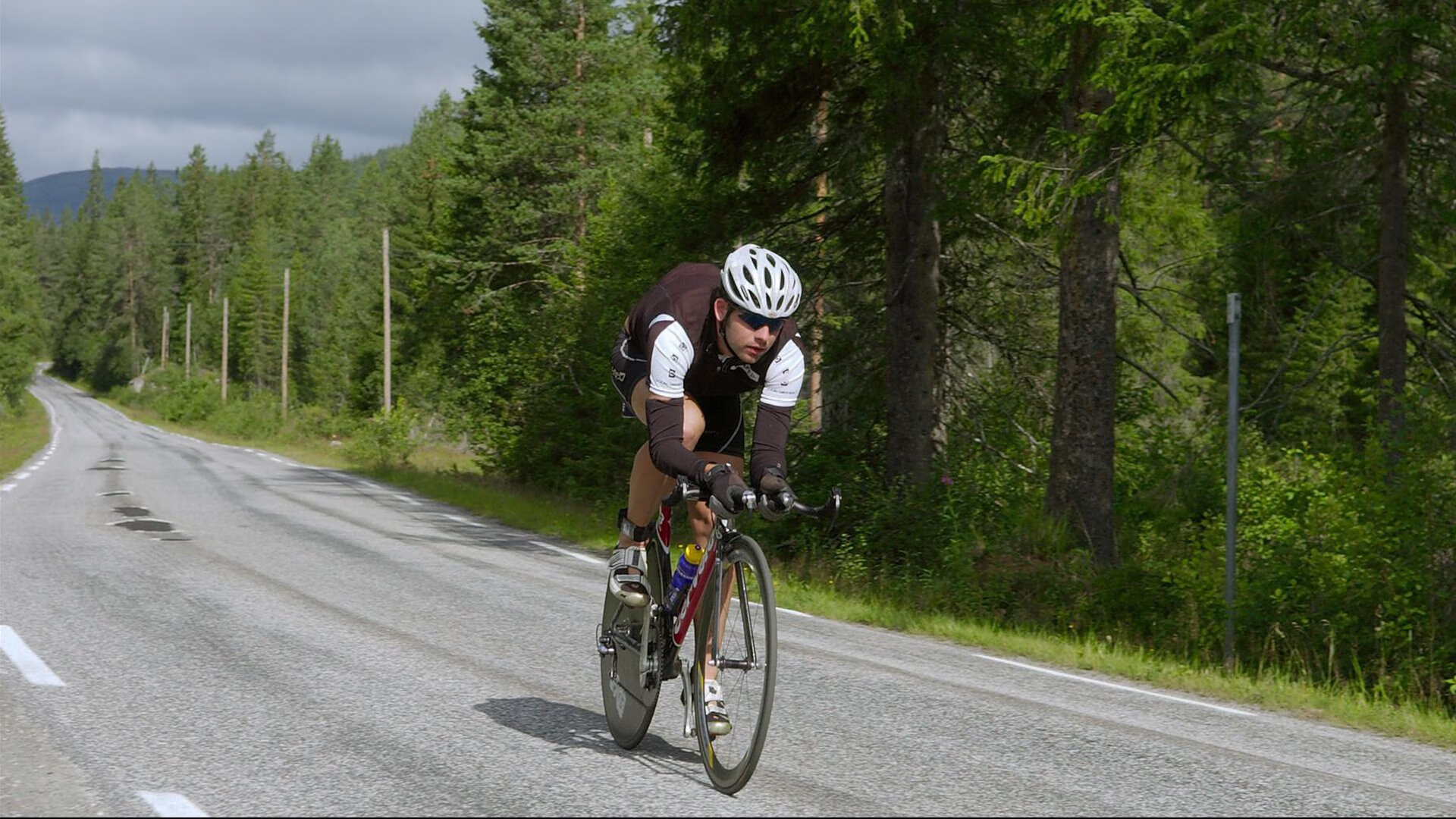 挪威神锋提前终结悬念，卡塔尔财团阴影下的德甲争冠焦点战