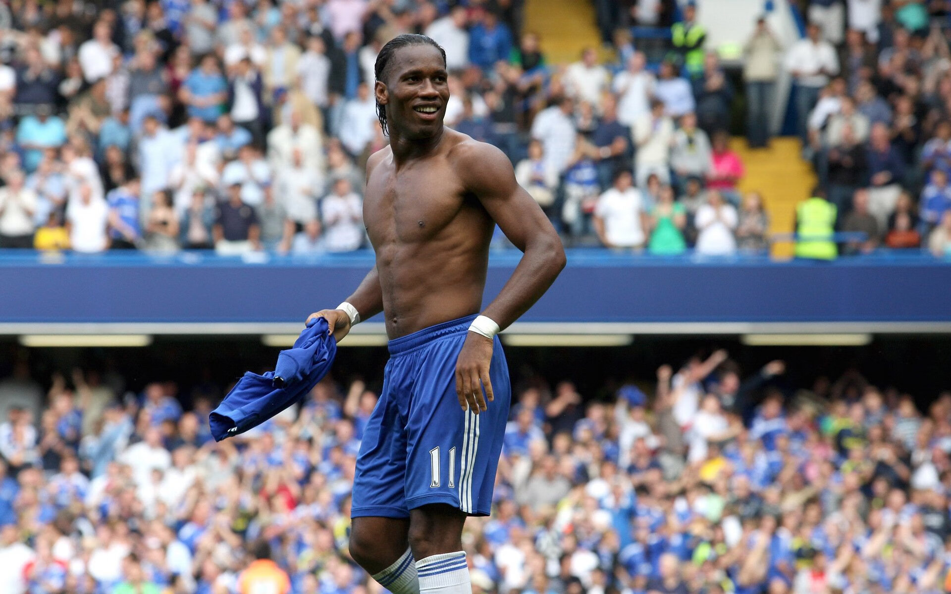 开云体育下载-德甲争冠战之夜，莱奥关键节点连续得分，改写冠军走向