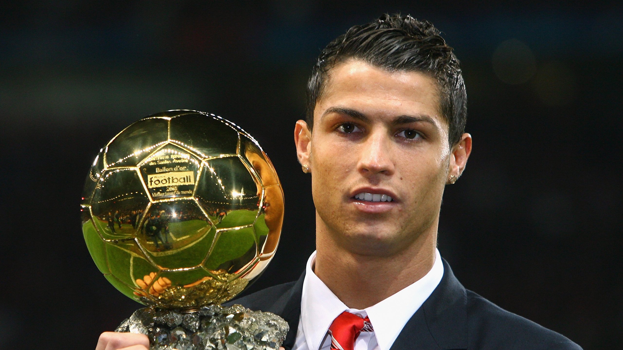 北欧风暴席卷绿茵场,丹麦式战术如何压制英超争冠焦点战中的新西兰精神?