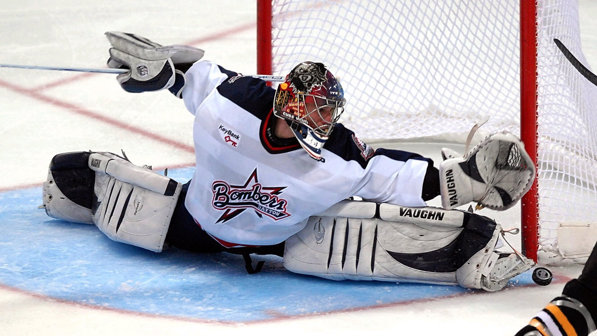 独扛乾坤，王哲林孤星闪耀，公牛鏖战国王之夜的唯一答案